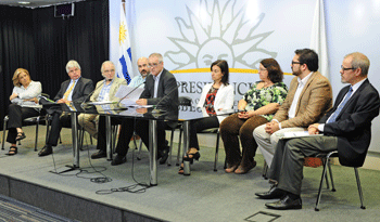 Conferencia de prensa en la Torre Ejecutiva sobre la COP21 realizada en Paris.