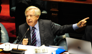 Ministro Danilo Astorio en Comisión General del Senado