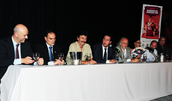Autoridades durante el lanzamiento del componente Fiestas 2014 del programa “Cuidándote vos, disfrutamos todos”