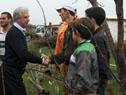 Vázquez recorrió barrios afectados por el tornado en Dolores
