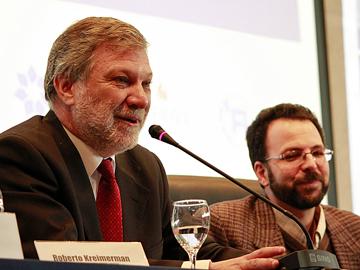 Ministro Roberto Kreimerman y decano de la Facultad de Ingeniería Héctor Cancela