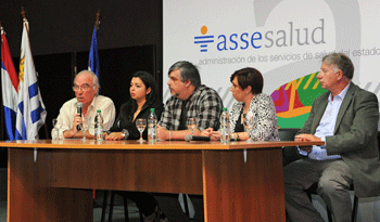 Autoridades de ASSE durante la jornada sobre rol de la mujer en el área de la salud