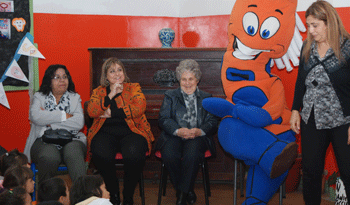 María Auxiliadora Delgado en escuela del Cerro