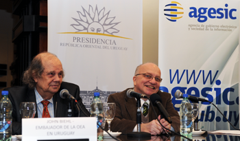 John Biehl del Río y José Clastornik en apertura del ejercicio de simulación de ataques informáticos