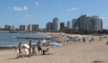 Costa de balneario en el este de Uruguay