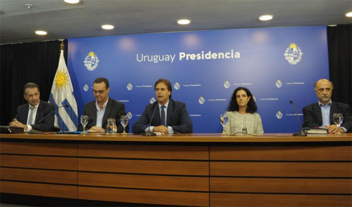 Presidente Luis Lacalle Pou en conferencia de prensa
