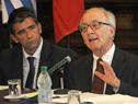 Sendic participó en primera conferencia sobre democracia y derechos