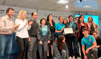 Autoridades ministeriales junto a premiados