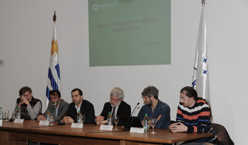 Autoridades en presentación de medidas de fomento a la producción de videojuegos