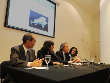 Autoridades en la apertura del evento