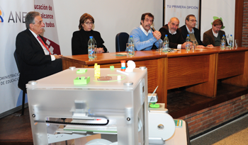 Autoridades presentan la primera impresora 3 D en UTU