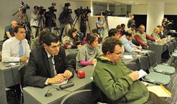 Periodistas y camarográfos en Torre Ejecutiva