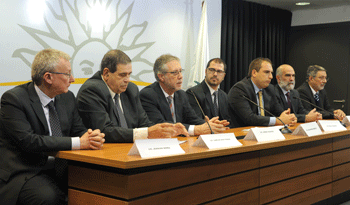Autoridades en firma de convenio Autoridades en firma de convenio