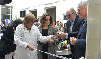 Autoridades de la salud en inauguración de anexo al hospital Pasteur