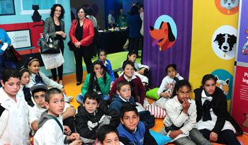 Escolares coincidieron en el estand de Salud Pública con la ministra Susana Muñiz y la directora Marlene Sica