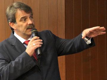 Embajador Camarosano