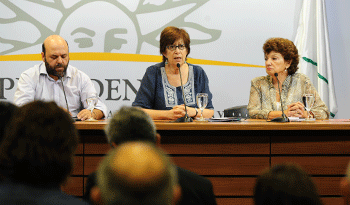 Julio Bango, Marina Arismendi y Clara Fassler