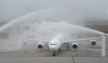 Crónica del primer aterrizaje. La aerolínea Iberia regresó a sus vuelos directos entre Madrid y Montevideo