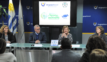 Ministra Kechichian en reconocimiento a buenas prácticas