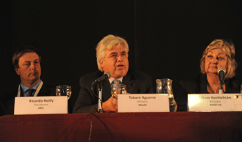 Ministros Tabaré Aguerre y Liliam Kechichian en 17ª Conferencia Mundial Hereford