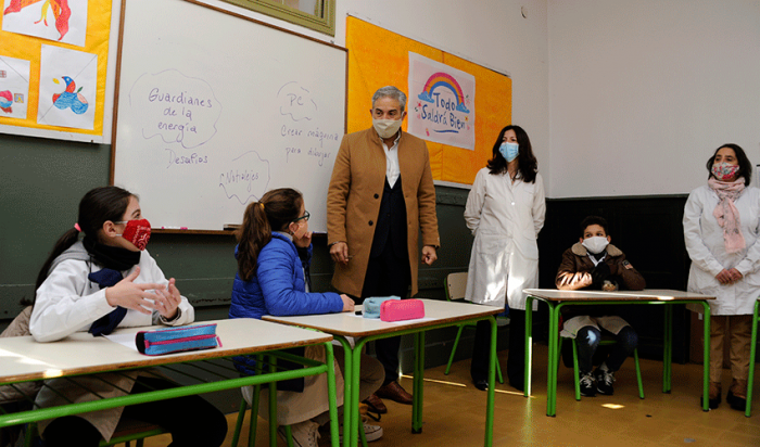 Presidente del Codicen, Robert Silva, visita centros de estudios