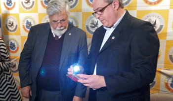 Ministro Eduardo Bonomi y embajador de Gran Bretaña en Uruguay, Ian Duddy