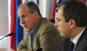 Ministro de Trabajo y Seguridad Social, Ernesto Murro, junto a subsecretario de Economía y Finanzas, Pablo Ferreri