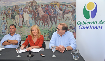 Ministra Carolina Cosse en firma de convenio con Intendencia de Canelones