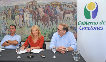 Ministra Carolina Cosse en firma de convenio con Intendencia de Canelones Ministra Carolina Cosse en firma de convenio con Intendencia de Canelones
