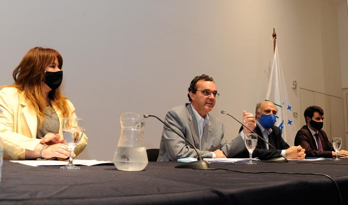 Autoridades del Mides y el Ministerio de Trabajo