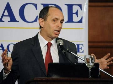 Presidente de UTE, Gonzalo Casaravilla, en Foro de Producción