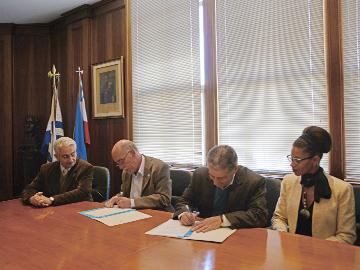 Autoridades del LATU y Correo firman acuerdo