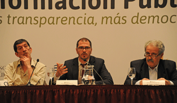 Prosecretario Roballo participó de panel sobre acceso a la información pública.