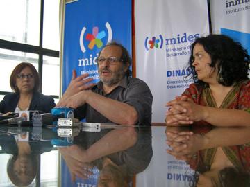 Autoridades en presentación del Programa Nacional de Discapacidad y el Instituto Nacional del Adulto Mayor