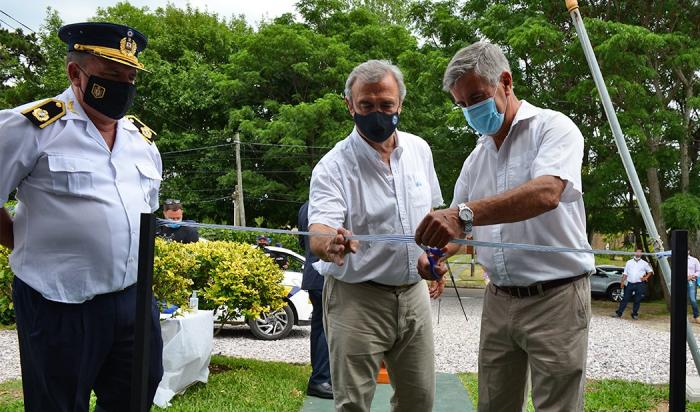 Ministro del Interior Jorge Larrañaga en reinaguraciones en Atlántida