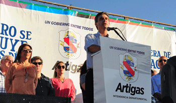 Álvaro García inauguró acceso a la ciudad de Artigas