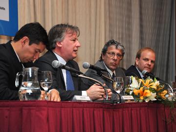 Ministro Lorenzo en Congreso Latinoamericano Banca y Economía de América Latina