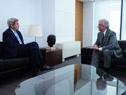 El presidente Vázquez recibió este lunes al exsecretario de Estado estadounidense John Kerry