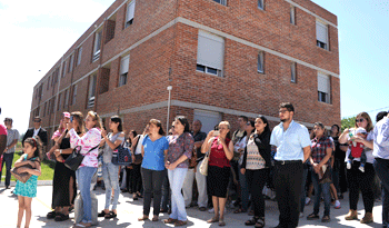 Familias inauguran su techo propio