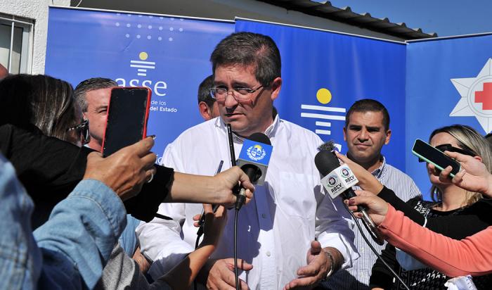 El presidente de ASSE, Leonardo Cipriani, durante la ronda con los medios de comunicación