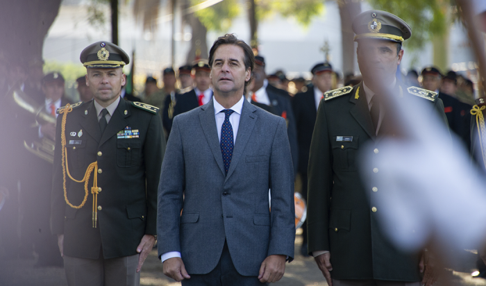 Lacalle Pou en Día del Ejército