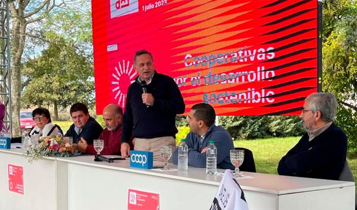 Secretario de la Presidencia, Álvaro Degado, durante la oratoria por Día Internacional de las Cooperativas
