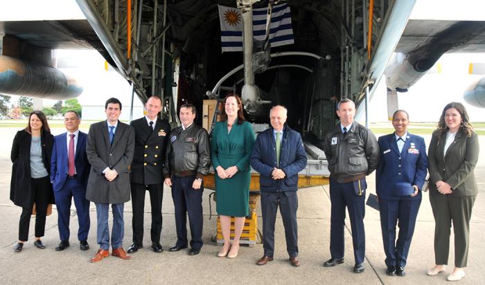 FAU recibe helicóptero donado por Estados Unidos