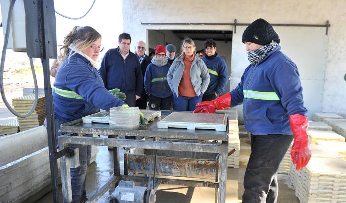 Autoridades de Inacoop en visita a instituciones de Flores