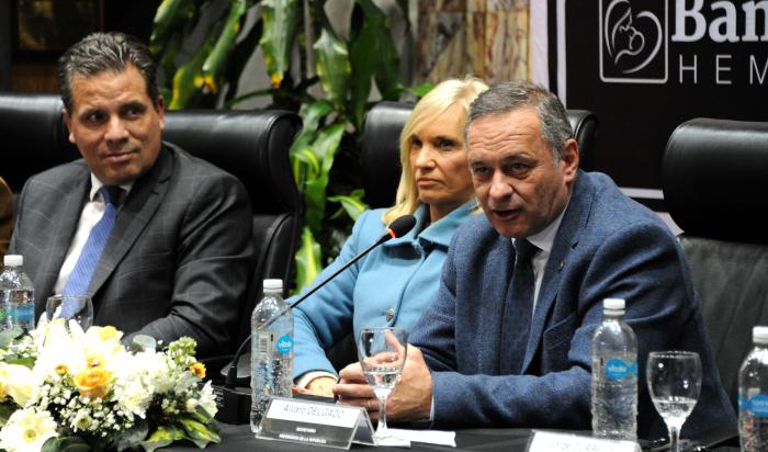 Delgado y Argimón presentan banco de leche regional