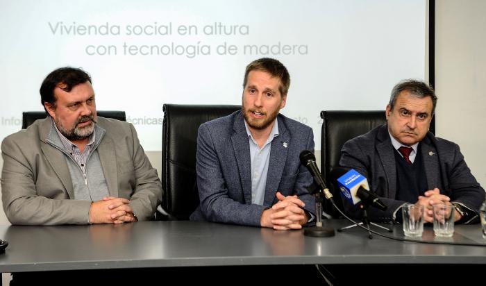 Presentación del primer edificio en madera