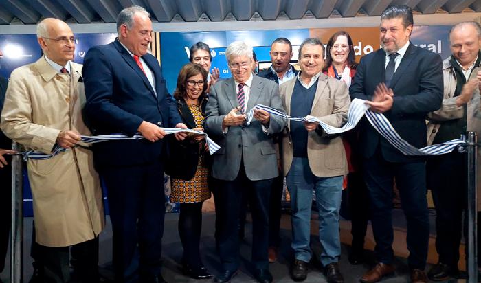 Inauguración stand de Turismo