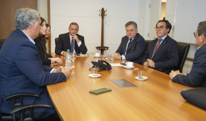 Delgado y representantes de Google