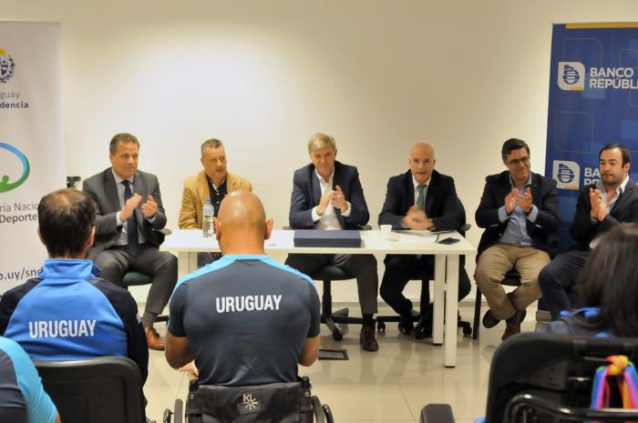 Autoridades y deportistas