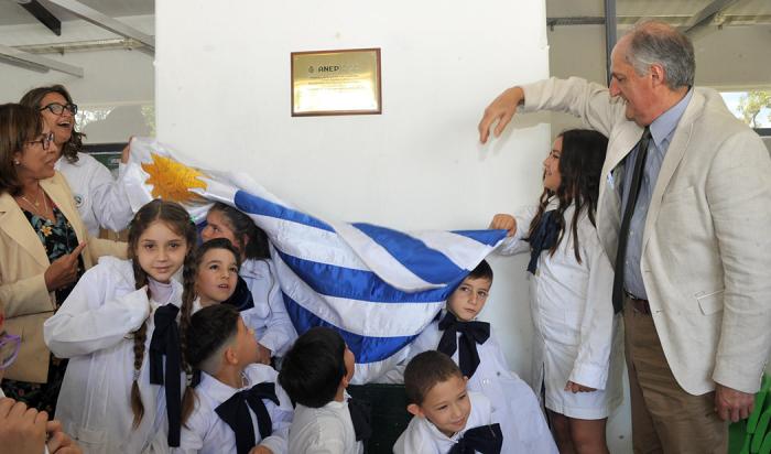 Inauguración de escuela de ANEP